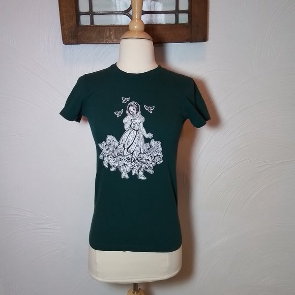 Halloween T Shirt Zombie Snow White & the Seven Dwarves Graphic Tee size XS - Picture 2 of 4